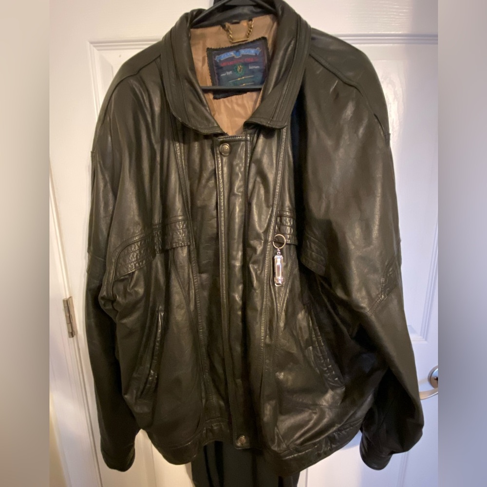 Vintage Late 70s Members Only Leather Jacket. Insanely good condition.
